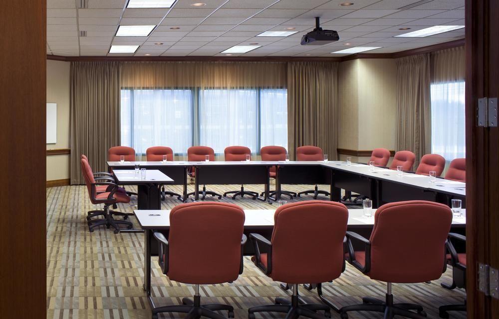 Отель The Westin Southfield Detroit Экстерьер фото