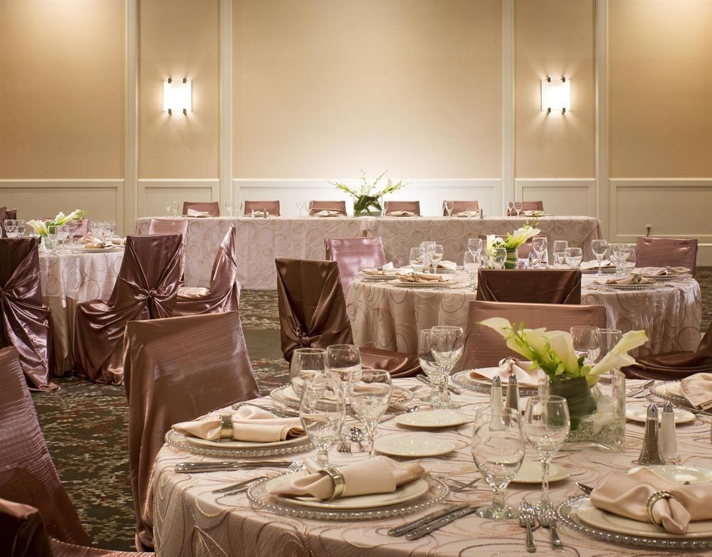 Отель The Westin Southfield Detroit Экстерьер фото