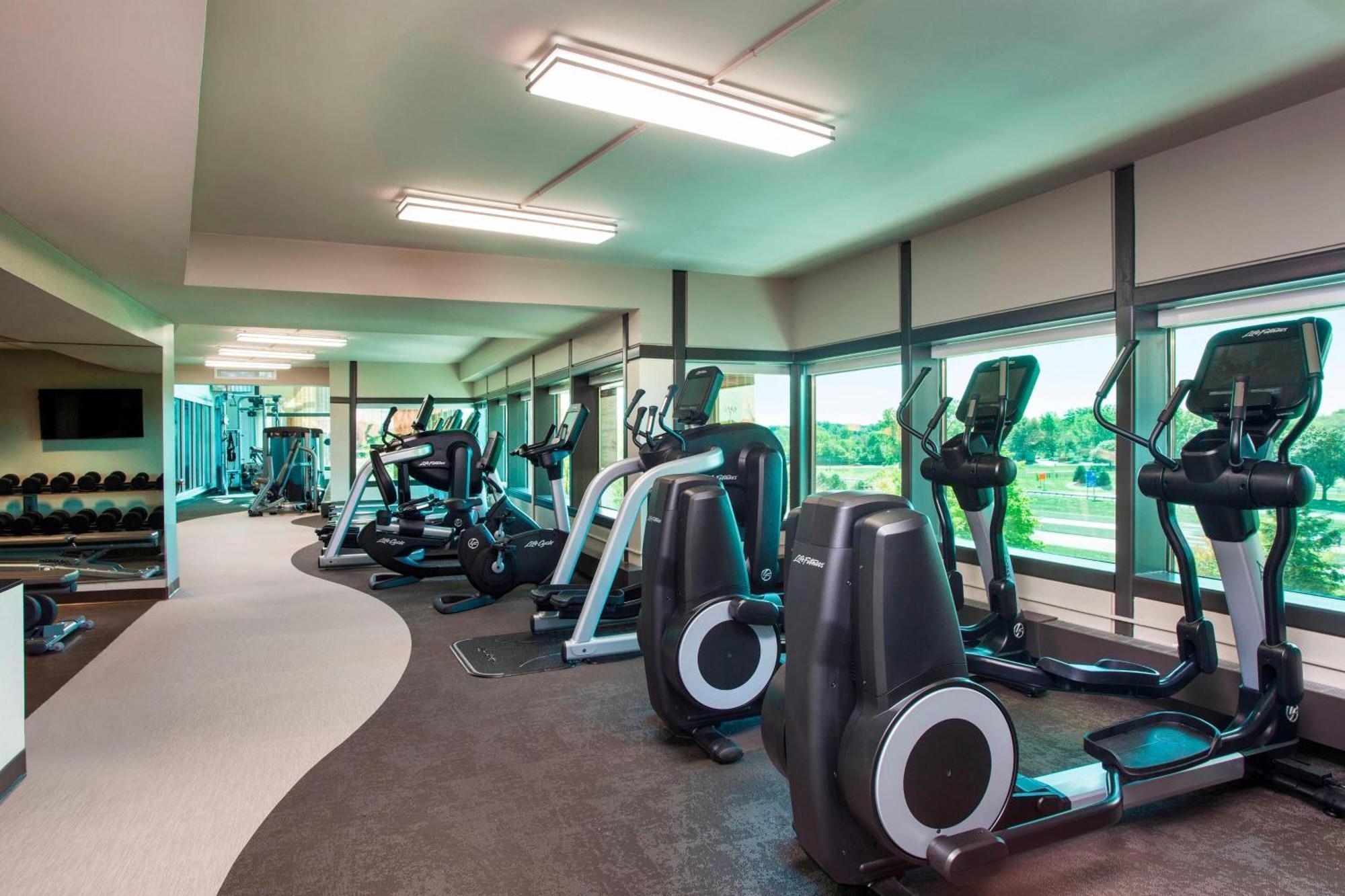 Отель The Westin Southfield Detroit Экстерьер фото