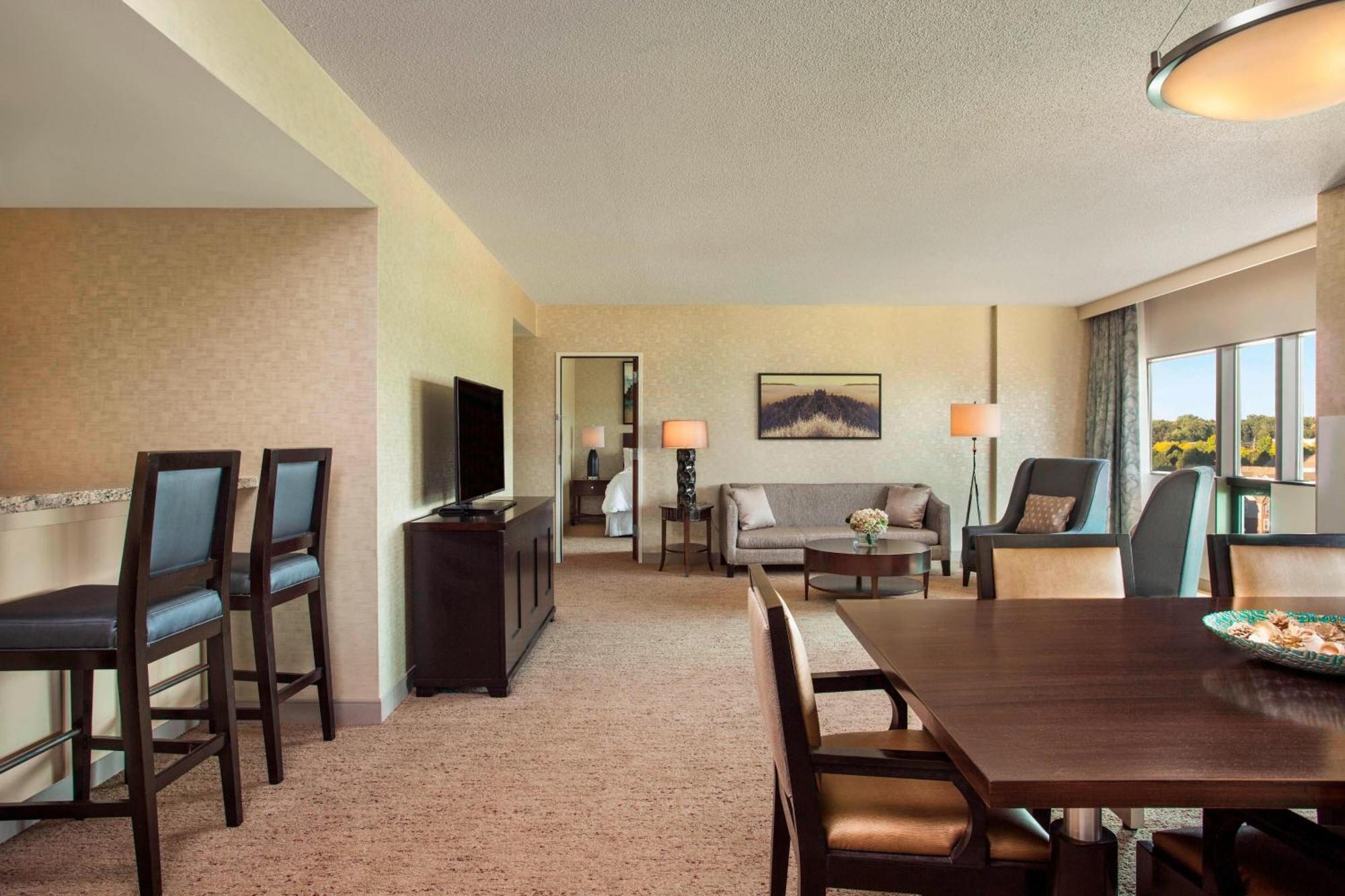 Отель The Westin Southfield Detroit Экстерьер фото