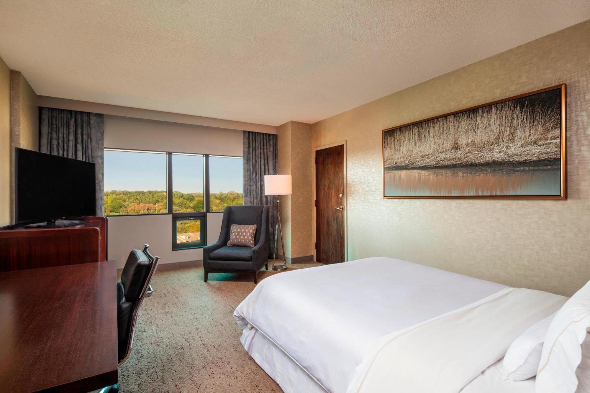 Отель The Westin Southfield Detroit Экстерьер фото