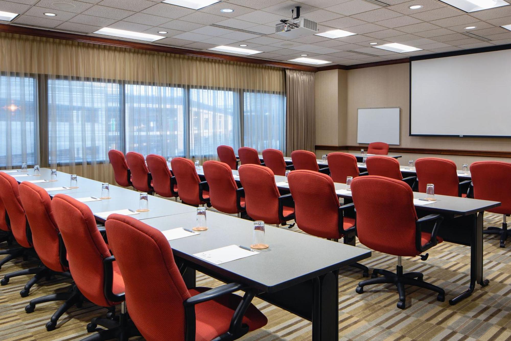 Отель The Westin Southfield Detroit Экстерьер фото