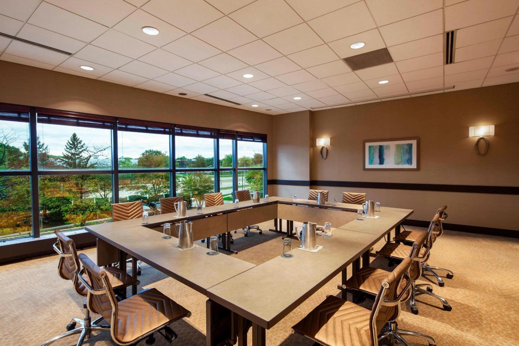 Отель The Westin Southfield Detroit Экстерьер фото