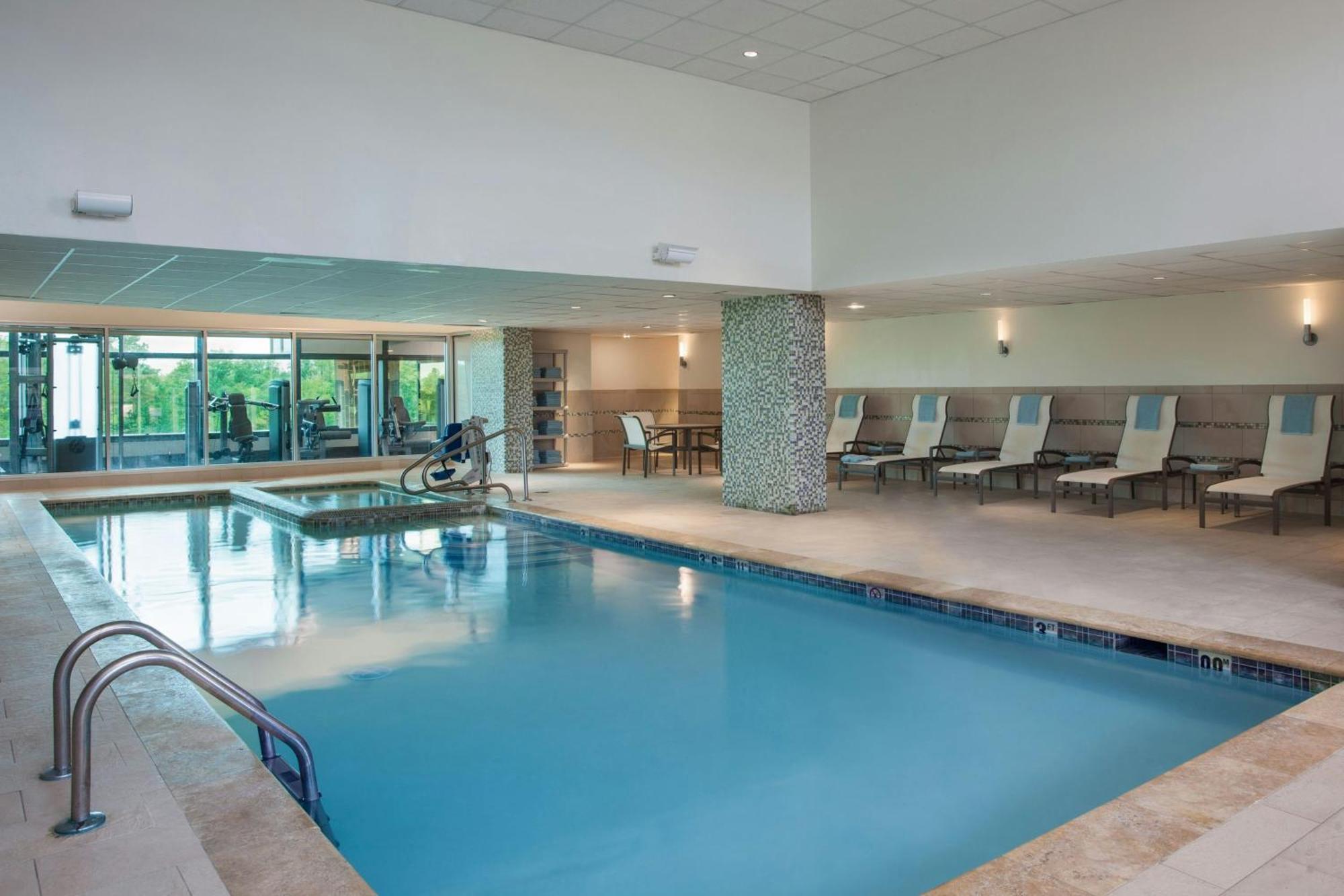 Отель The Westin Southfield Detroit Экстерьер фото