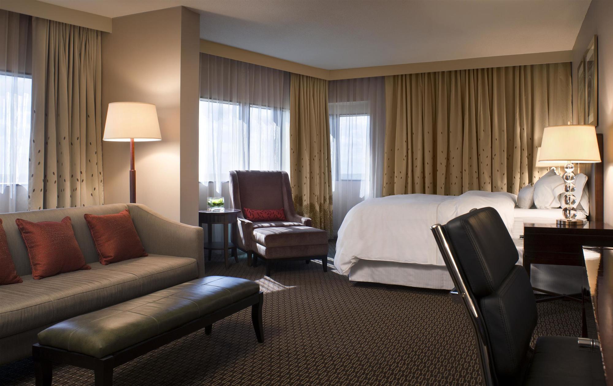 Отель The Westin Southfield Detroit Экстерьер фото